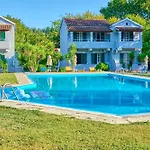 Oasis By Estia Hotel *