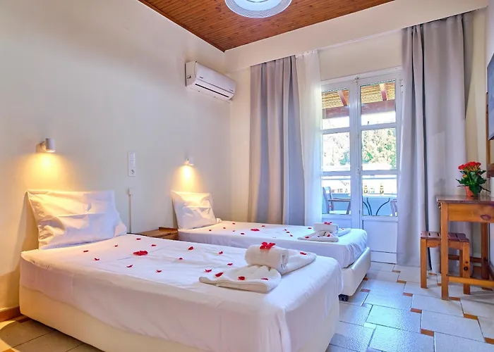 Oasis By Estia 호텔 *