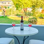 Oasis By Estia סידריון