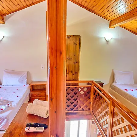 Oasis By Estia 酒店 *